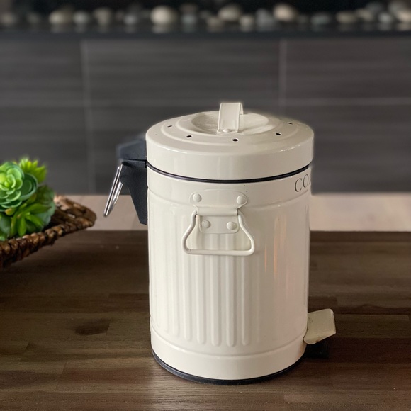 Countertop Compost Bin - Picture 2 of 7